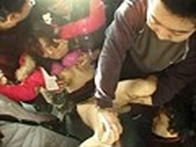 バス痴漢凌辱8時間 レズのおまけ付き　サンプル画像06